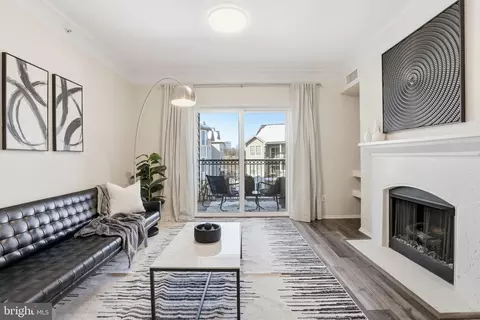 Living - 1580 Spring Gate Dr #4406, Mclean, VA 22102 photo 3 of 3