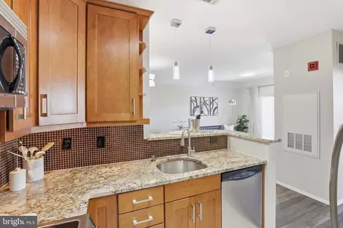 Kitchen - 1580 Spring Gate Dr #4406, Mclean, VA 22102 photo 1 of 3