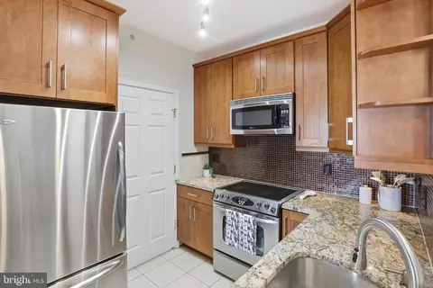 Kitchen - 1580 Spring Gate Dr #4406, Mclean, VA 22102 photo 3 of 3