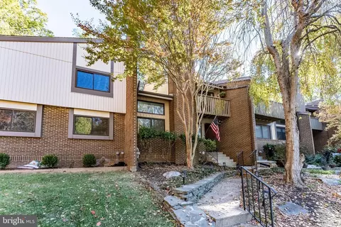 2045 Winged Foot Ct, Reston, VA 20191