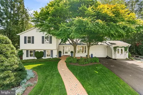 8527 Pappas Way, Annandale, VA 22003