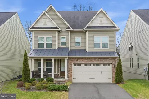9085 Bear Branch Pl, Fairfax, VA 22031