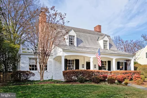 6122 Woodmont Rd, Alexandria, VA 22307
