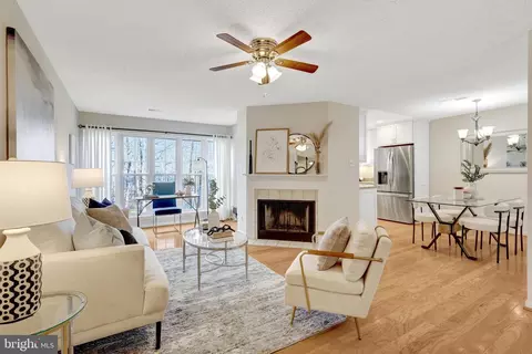 3802 Green Ridge Ct #202, Fairfax, VA 22033