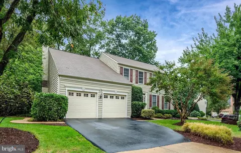 13100 Rockpointe Ct, Clifton, VA 20124