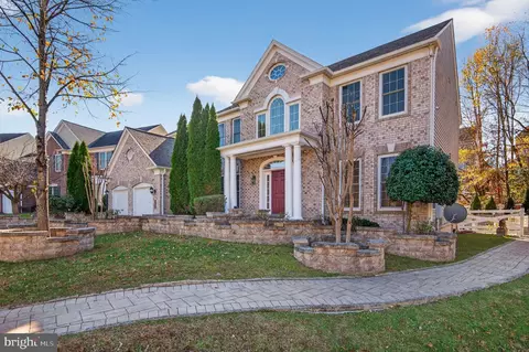 8099 Paper Birch Dr, Lorton, VA 22079