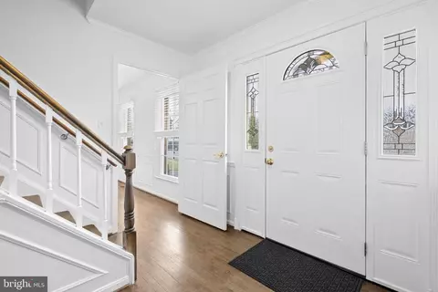 8104 Viola St, Springfield, VA 22152 photo 4