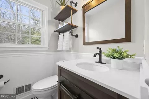 8104 Viola St, Springfield, VA 22152 photo 27