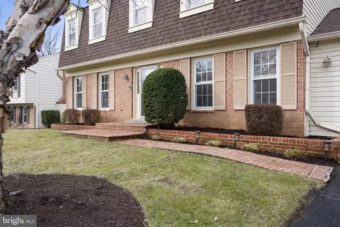 8104 Viola St, Springfield, VA 22152 photo 3