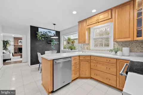 8104 Viola St, Springfield, VA 22152 photo 13