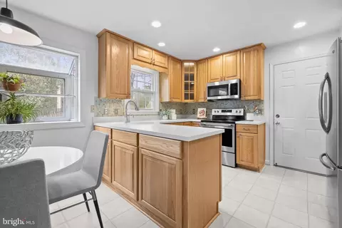 8104 Viola St, Springfield, VA 22152 photo 11