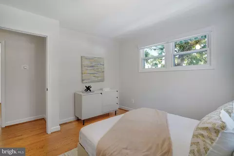 Bedroom - 6726 Bostwick Dr, Springfield, VA 22151 photo 6 of 9