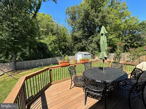 Exterior - 6726 Bostwick Dr, Springfield, VA 22151 photo 4 of 13