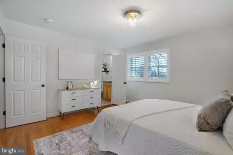 Bedroom - 6726 Bostwick Dr, Springfield, VA 22151 photo 3 of 9