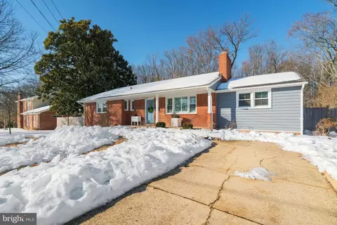 Exterior - 6726 Bostwick Dr, Springfield, VA 22151 photo 2 of 13