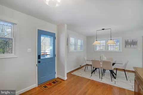 Entry Way - 6726 Bostwick Dr, Springfield, VA 22151 photo 2 of 2