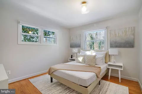 Bedroom - 6726 Bostwick Dr, Springfield, VA 22151 photo 5 of 9