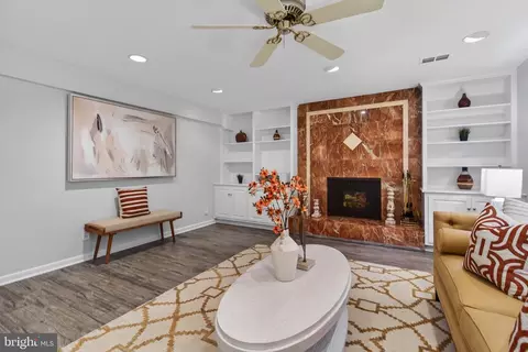 Living - 6535 Old Chesterbrook Rd, Mclean, VA 22101 photo 5 of 7