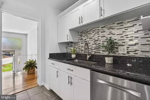 Entry Way - 6535 Old Chesterbrook Rd, Mclean, VA 22101 photo 1 of 1