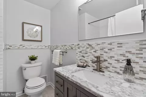Bath - 6535 Old Chesterbrook Rd, Mclean, VA 22101 photo 1 of 5
