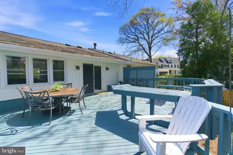 Exterior - 6535 Old Chesterbrook Rd, Mclean, VA 22101 photo 7 of 8