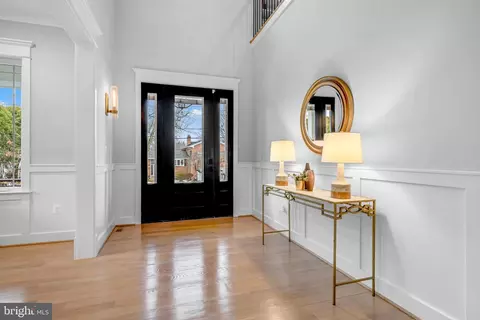Entry Way - 7022 Hector Rd, Mclean, VA 22101 photo 2 of 18