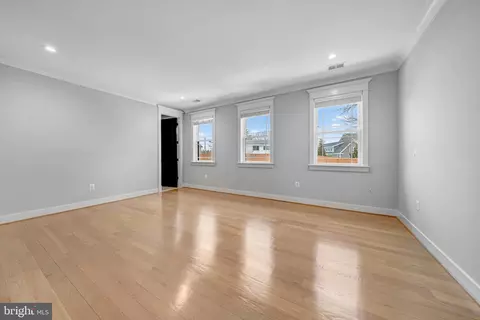 Living - 7022 Hector Rd, Mclean, VA 22101 photo 2 of 2