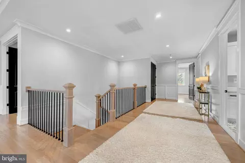 Entry Way - 7022 Hector Rd, Mclean, VA 22101 photo 7 of 18