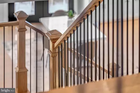 Entry Way - 7022 Hector Rd, Mclean, VA 22101 photo 17 of 18