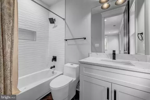 Bath - 7022 Hector Rd, Mclean, VA 22101 photo 8 of 10