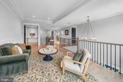 Entry Way - 7022 Hector Rd, Mclean, VA 22101 photo 9 of 18