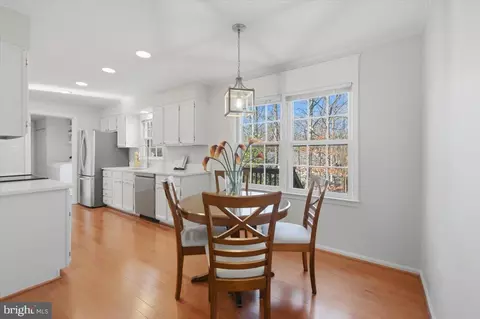 8924 Peoria Ct, Springfield, VA 22153 photo 4