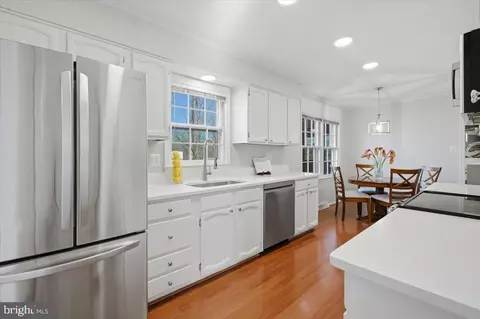 8924 Peoria Ct, Springfield, VA 22153 photo 3