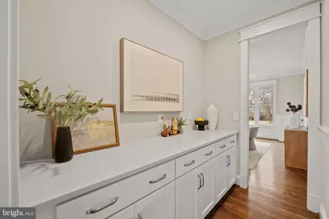 Entry Way - 6712 Dean Dr, Mclean, VA 22101 photo 3 of 10