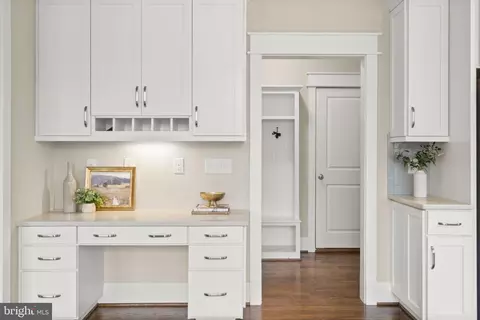 Entry Way - 6712 Dean Dr, Mclean, VA 22101 photo 4 of 10