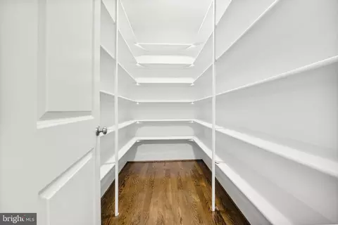 Entry Way - 6712 Dean Dr, Mclean, VA 22101 photo 6 of 10
