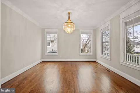 Living - 6712 Dean Dr, Mclean, VA 22101 photo 2 of 5