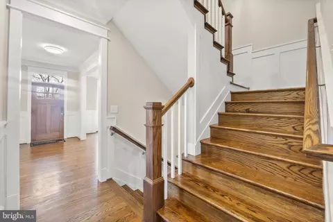 Entry Way - 6712 Dean Dr, Mclean, VA 22101 photo 8 of 10