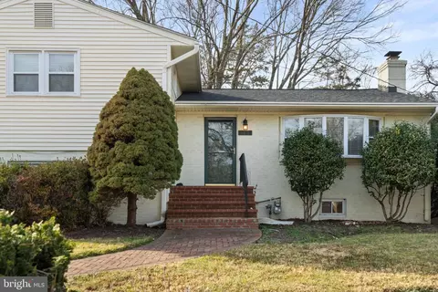 Exterior - 1726 Baldwin Dr, Mclean, VA 22101 photo 8 of 8