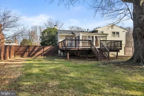 Exterior - 1726 Baldwin Dr, Mclean, VA 22101 photo 5 of 8