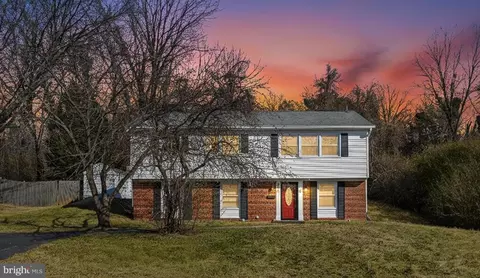 6511 Carriage Dr, Alexandria, VA 22310
