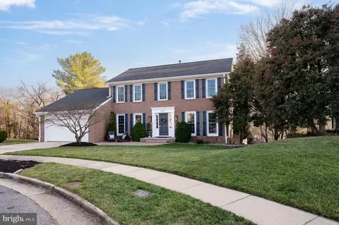 6027 Redwood Ln, Alexandria, VA 22310
