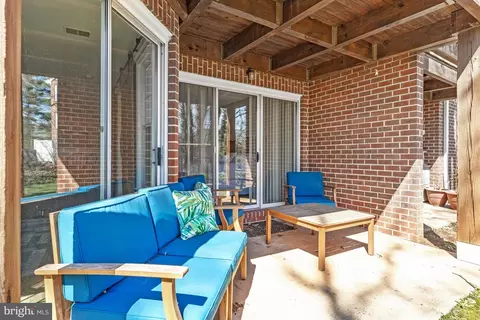 Exterior - 11142 Beaver Trail Ct, Reston, VA 20191 photo 7 of 8