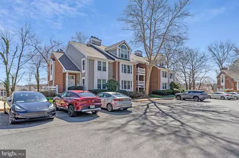 Exterior - 11142 Beaver Trail Ct, Reston, VA 20191 photo 4 of 8