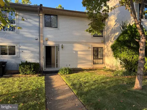 349 Reneau Way, Herndon, VA 20170