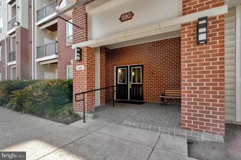 Exterior - 1580 Spring Gate Dr #4111, Mclean, VA 22102 photo 3 of 12