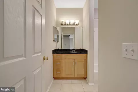 Bath - 1580 Spring Gate Dr #4111, Mclean, VA 22102 photo 1 of 2