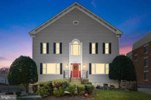 207 A Park St SE, Vienna, VA 22180