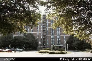 2311 Pimmit Dr #1214, Falls Church, VA 22043