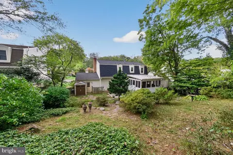 Exterior - 8703 Etta Dr, Springfield, VA 22152 photo 3 of 7